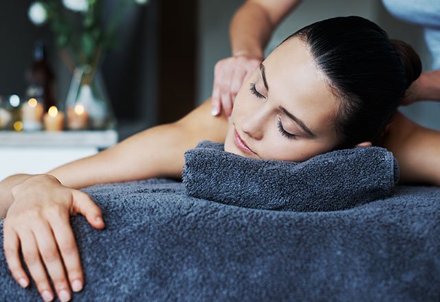 Massaging new life into her skin Shot of a young woman getting a back massage at a spahttp://195.154.178.81/DATA/i_collage/pu/shoots/805872.jpg